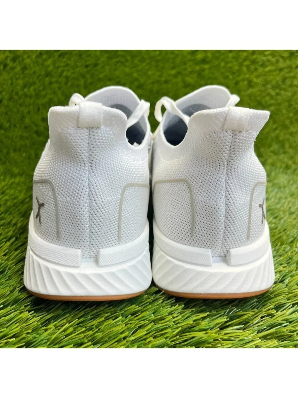 Flux Adapt Runner White Gum Mens Size 8.5 Womens Size 10 Running Athletic Shoes